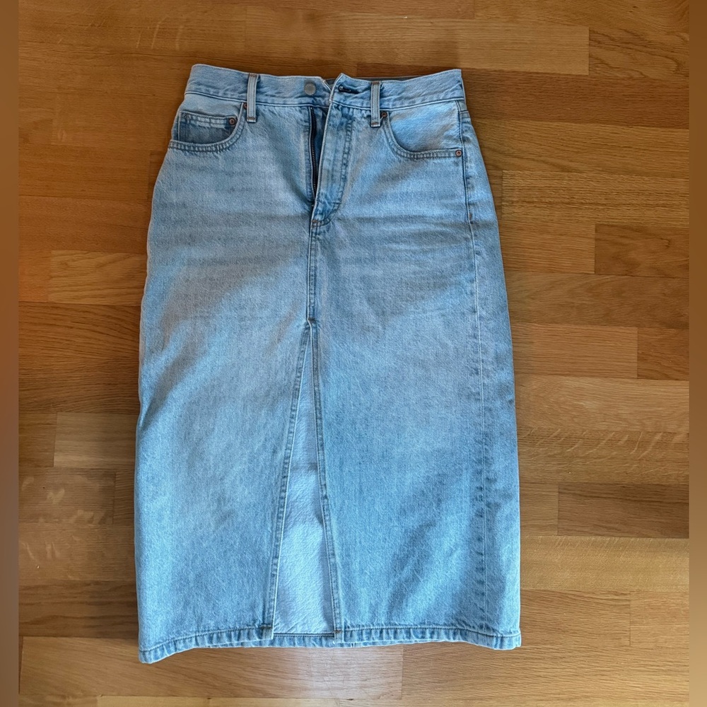 Aritzia Denim Forum Midi 90s Halle Denim Skirt 26